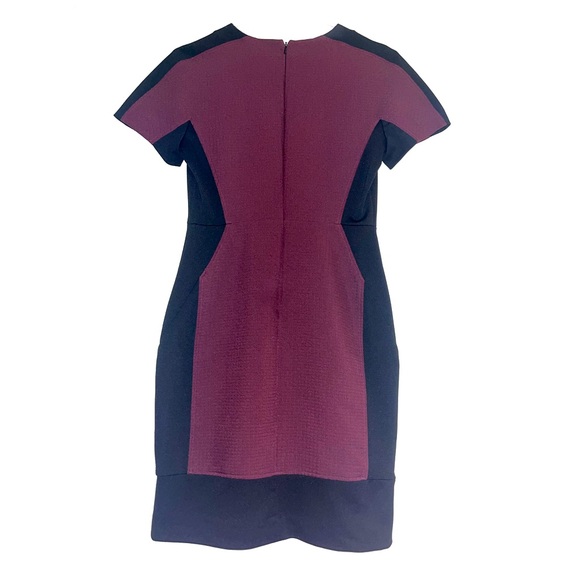 Halogen | Short sleeve color blocked sheath dress with front zipper pockets. - Picture 2 of 6